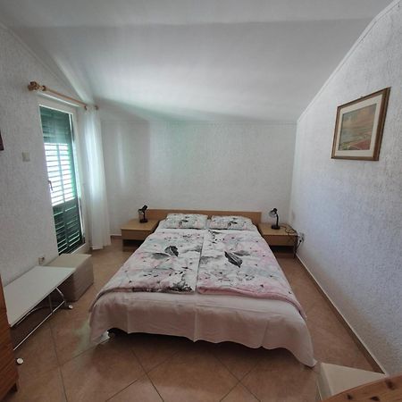 Apartmani Mira Supetarska Draga Exterior photo