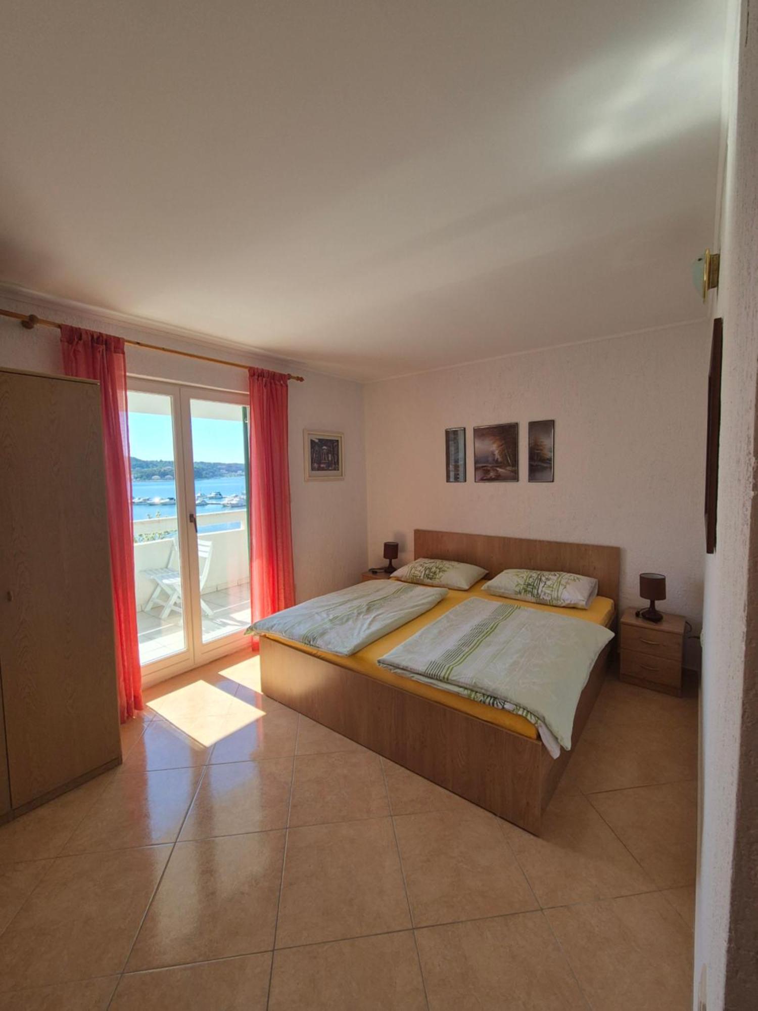 Apartmani Mira Supetarska Draga Exterior photo